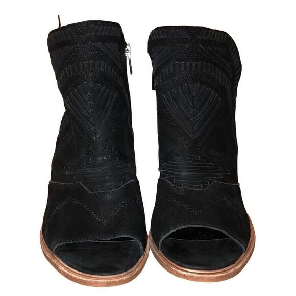 Vince Camuto Karinta Black Peep Toe Booties Block Heel Leather Shooties Sz 11m - Picture 4 of 10